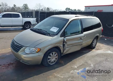 2005 Chrysler Town & Country Touring z USA, uszkodzony, nr VIN 2C8GP54L45R468966